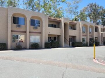 Beautiful Newly Listed Summertree Condominium Located at 3557 Kenora Drive #22